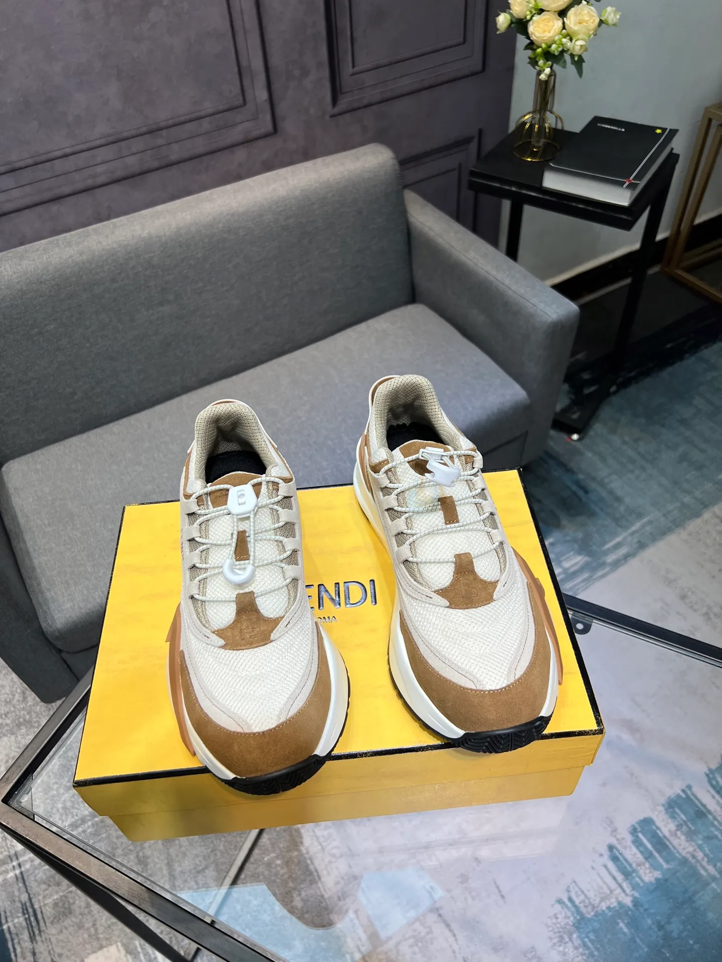 Men's shoes 💰580 FENDI men's fashion casual shoes 👟Hot sale🔥Official website 1:1 replica ⬆️Original quality - Original leather - Original breathable mesh lining Original outsole 1:1 replica, code number 38-44 (45-46 customized)